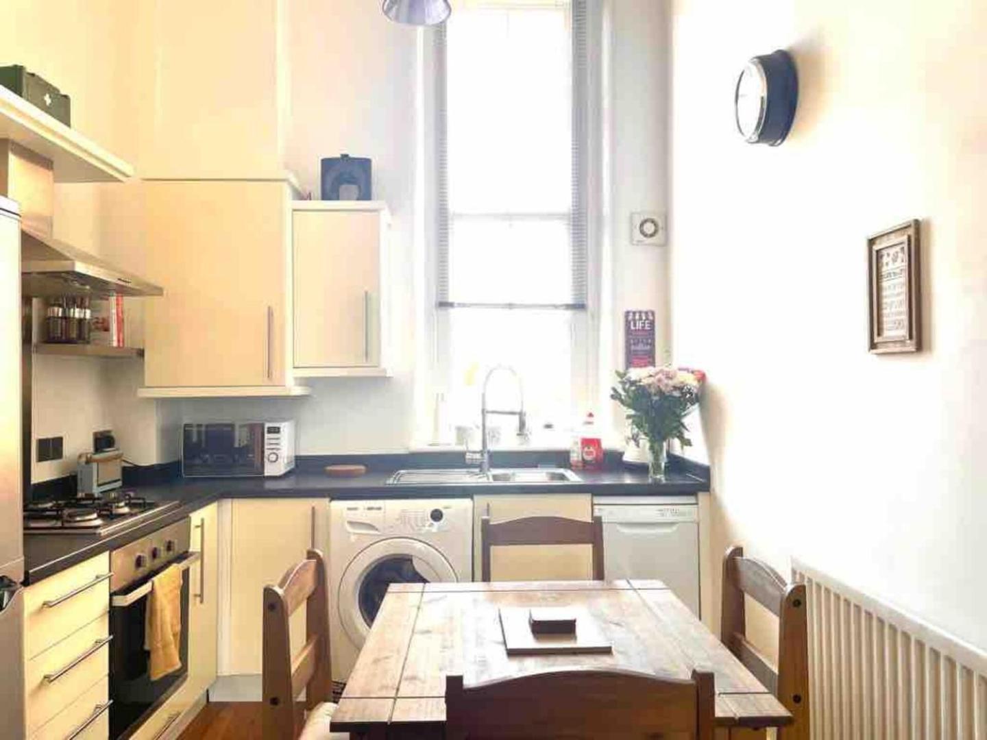 2 Bed Self Contained Apartment Wrexham Exterior photo